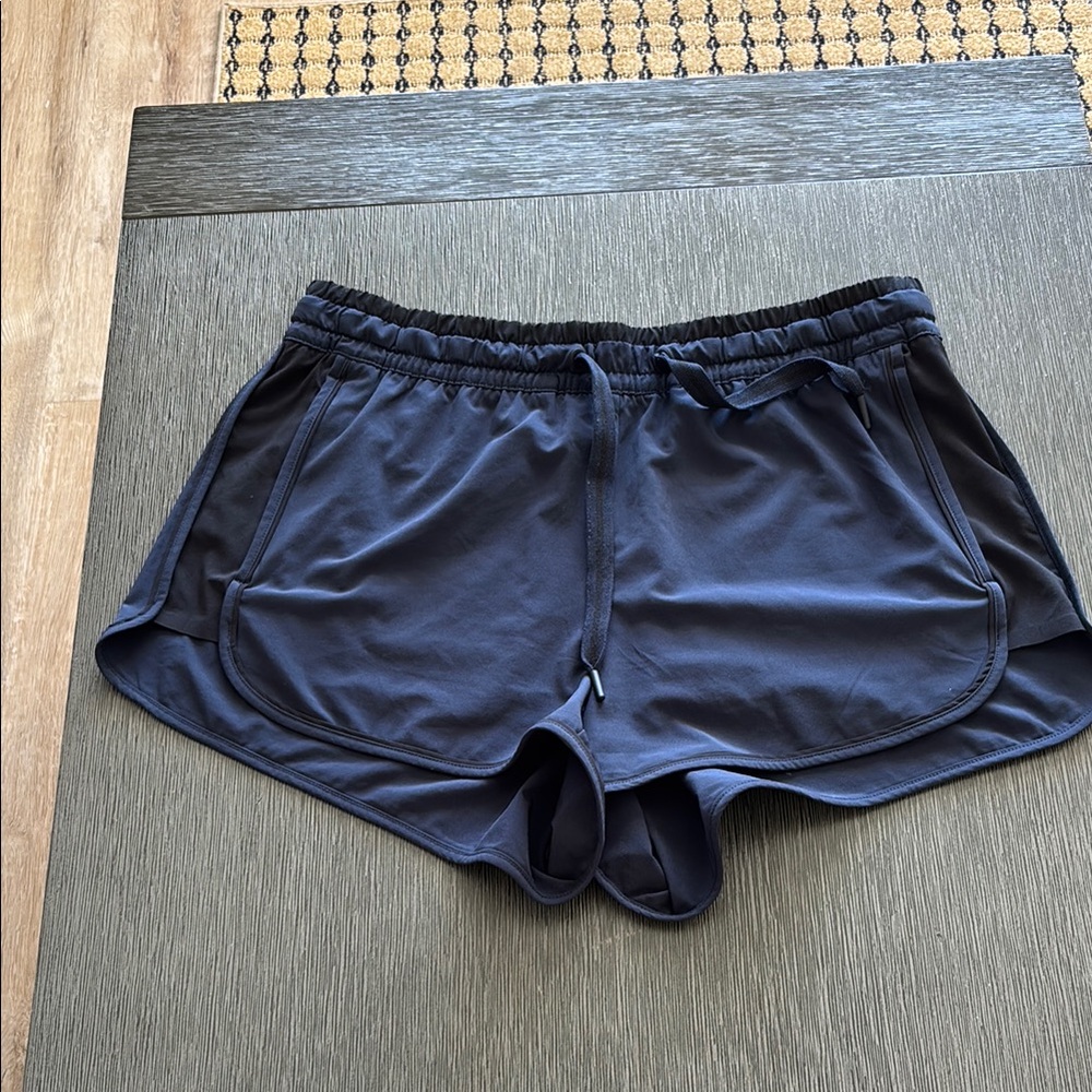 Athleta colorblocked Brooklyn Shorts Size 10